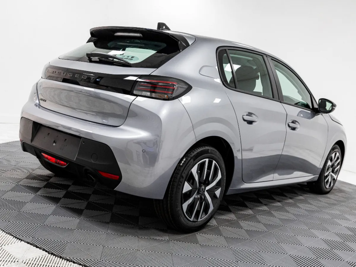 Peugeot 208 Hatchback, Petrol, 2026, Grey