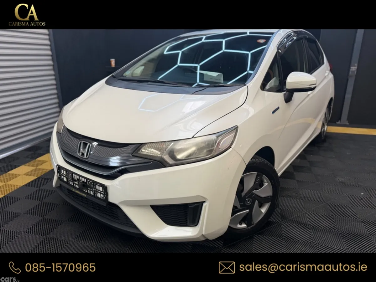 Honda Fit Hatchback, Petrol Hybrid, 2014, White