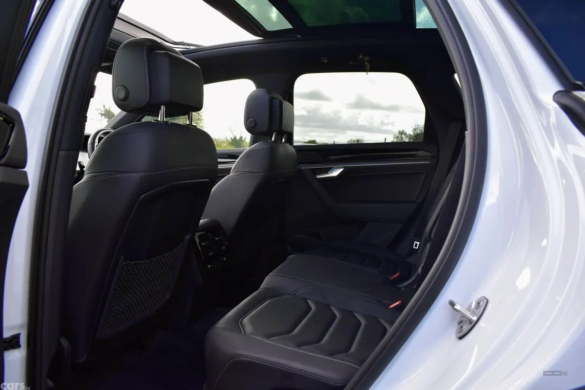 Volkswagen Touareg SUV, Diesel, 2024, White