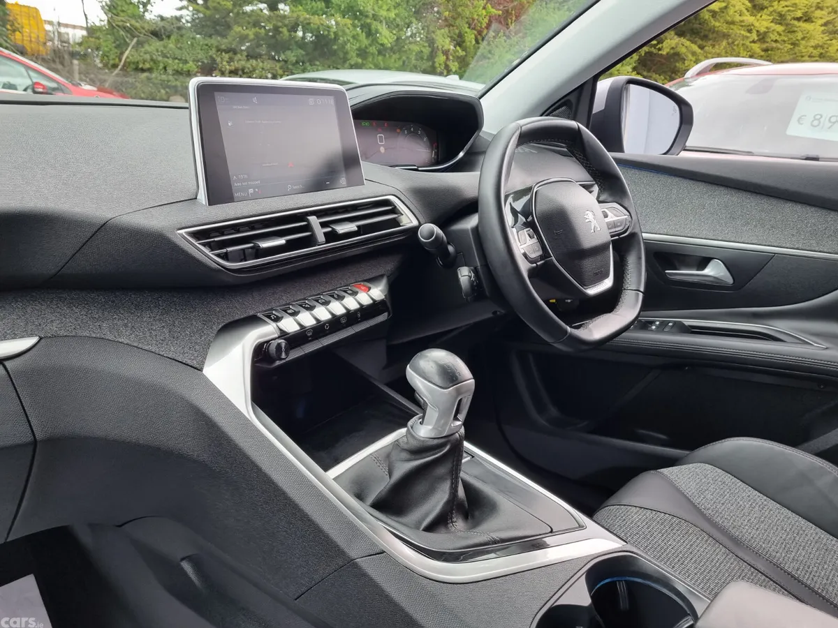 Peugeot 3008 SUV, Petrol, 2018, Grey