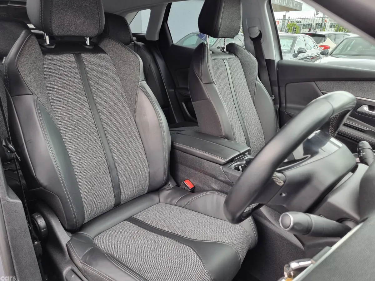 Peugeot 3008 SUV, Petrol, 2018, Grey