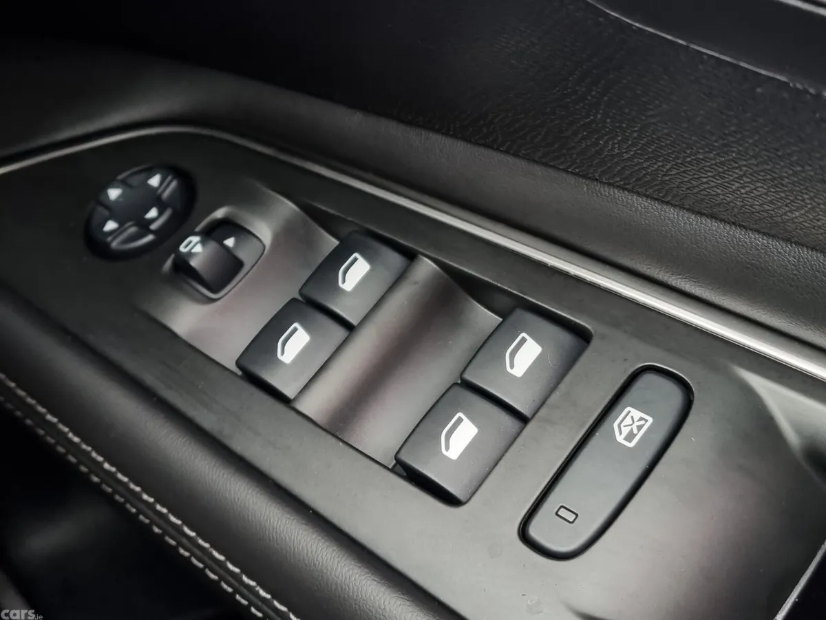 Peugeot 3008 SUV, Petrol, 2018, Grey
