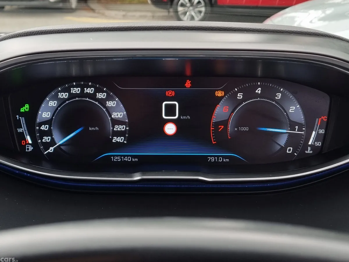 Peugeot 3008 SUV, Petrol, 2018, Grey
