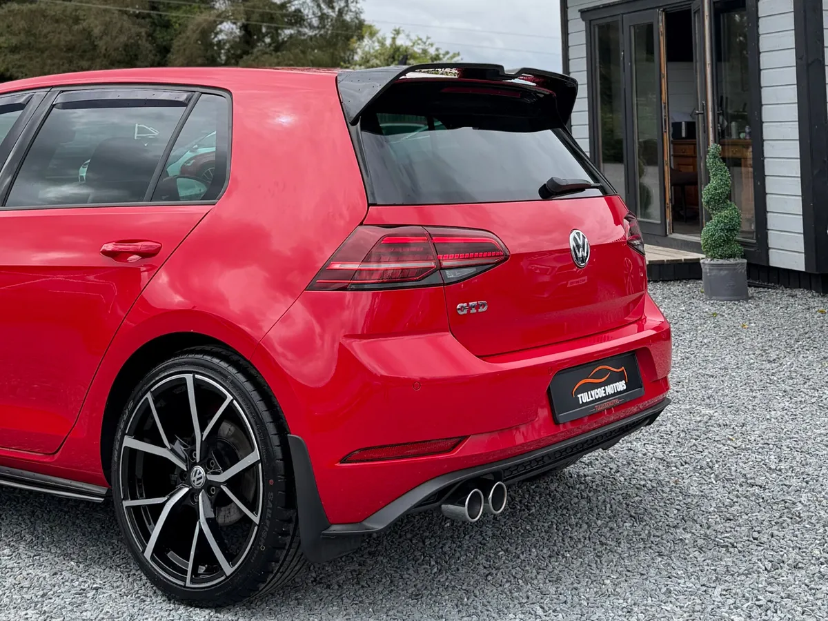 Volkswagen Golf Estate, Diesel, 2018, Red