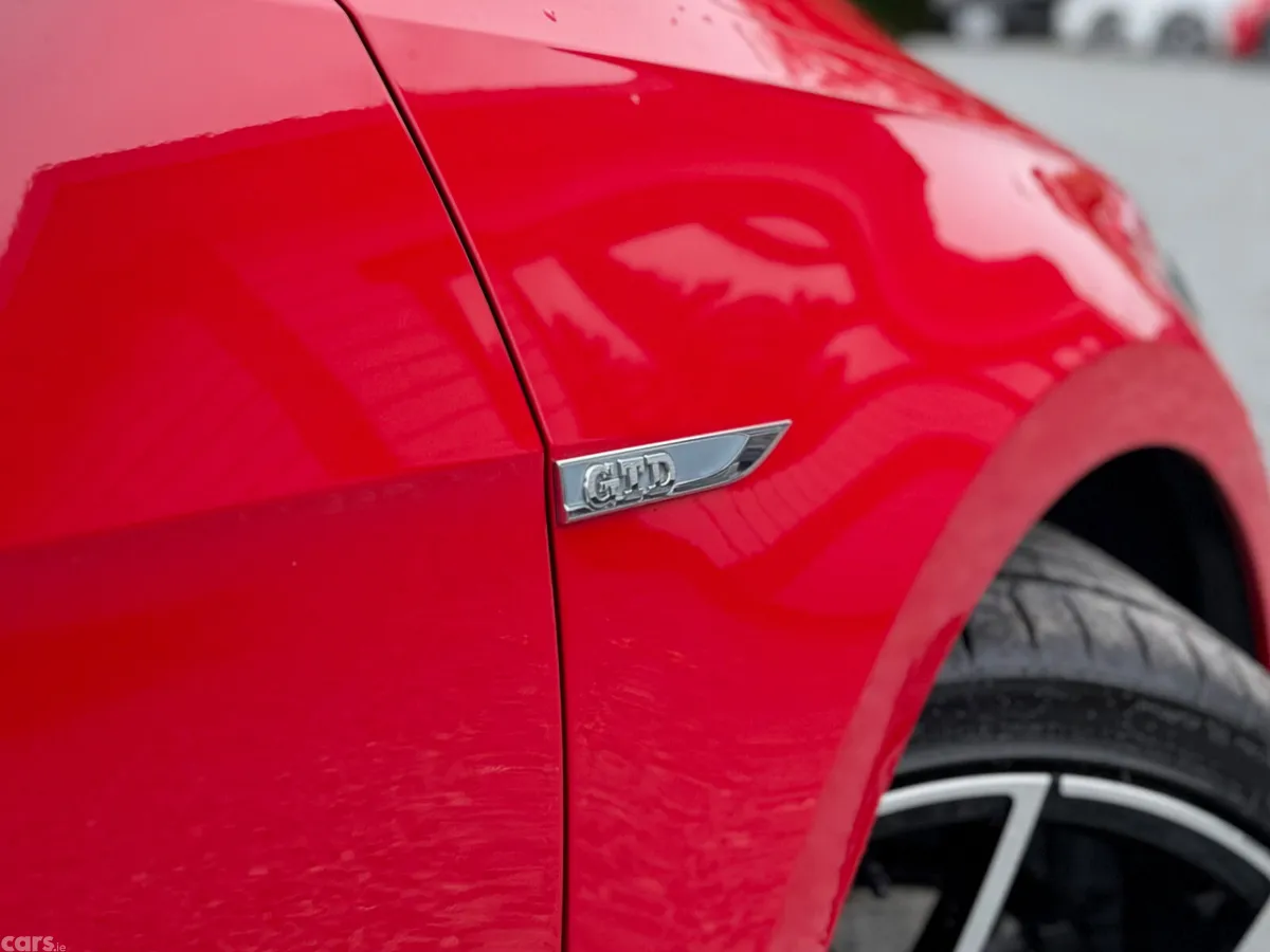 Volkswagen Golf Estate, Diesel, 2018, Red