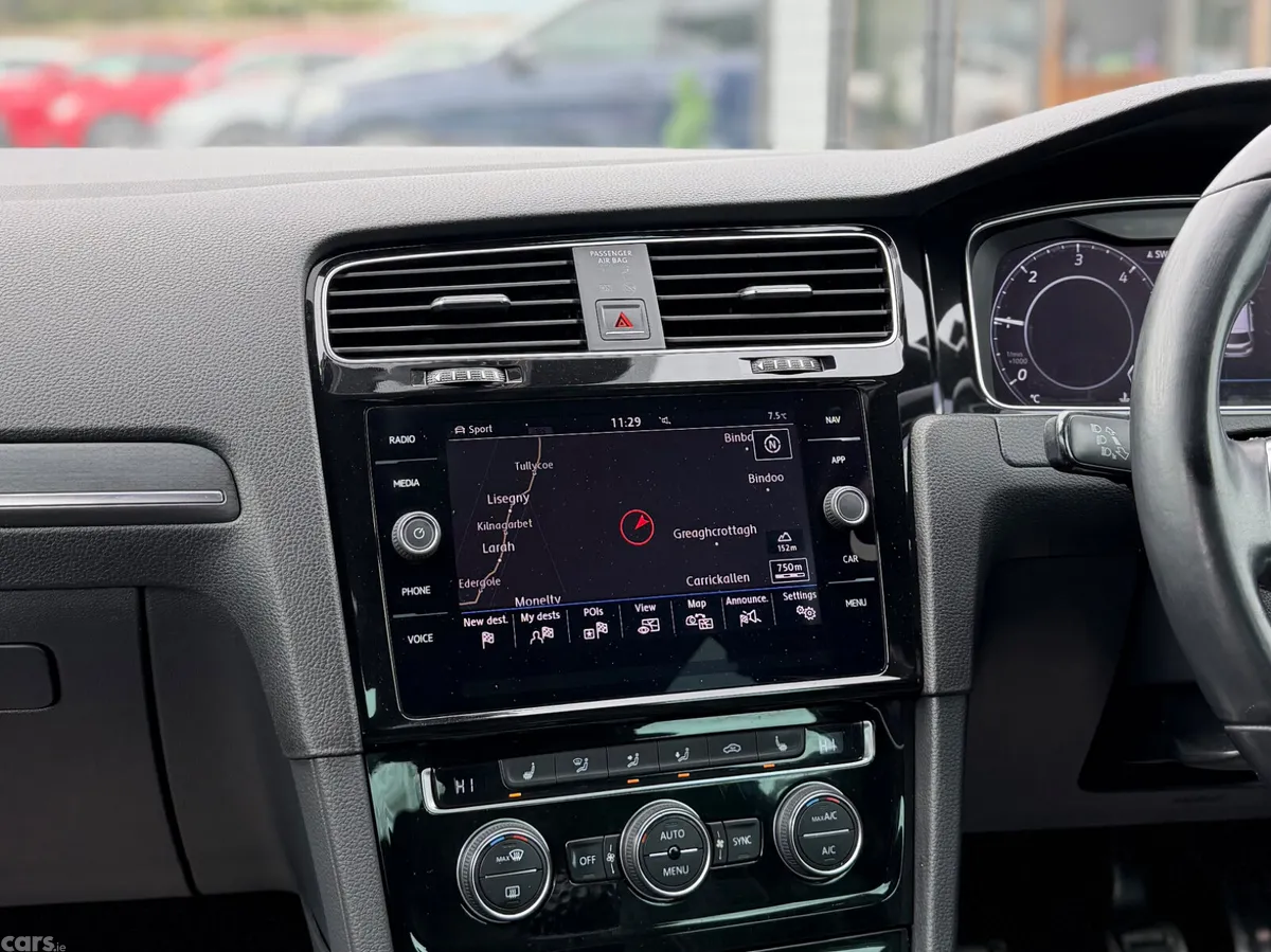 Volkswagen Golf Estate, Diesel, 2018, Red