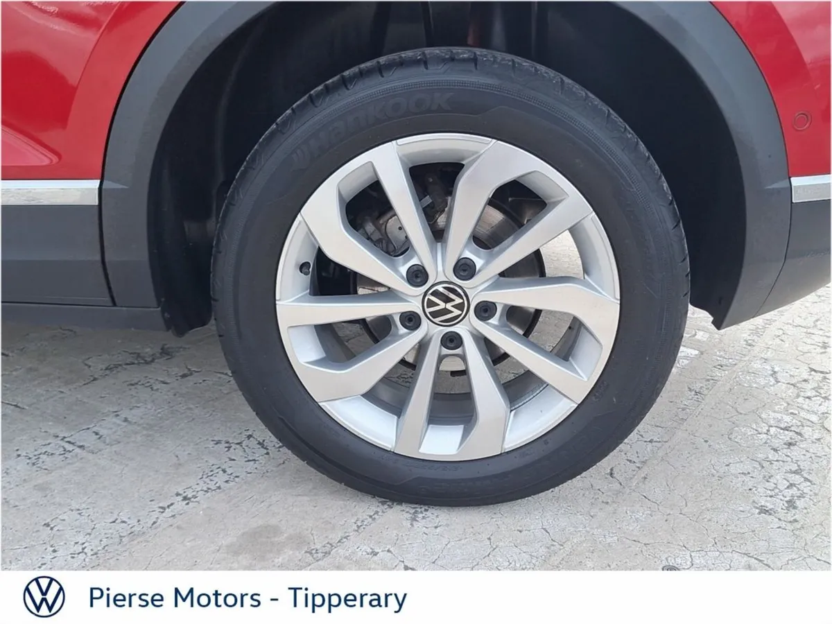 Volkswagen T-Roc SUV, Petrol, 2023, Red