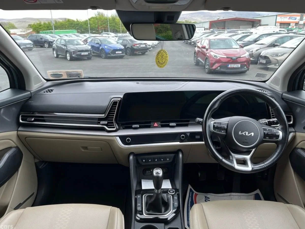 Kia Sportage MPV, Diesel, 2022, Grey