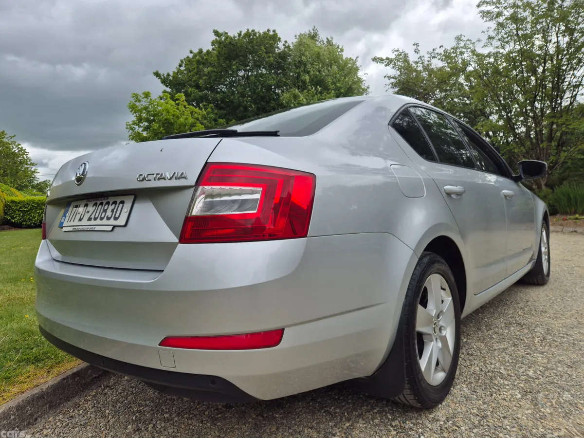 Skoda Octavia Saloon, Diesel, 2017, Grey