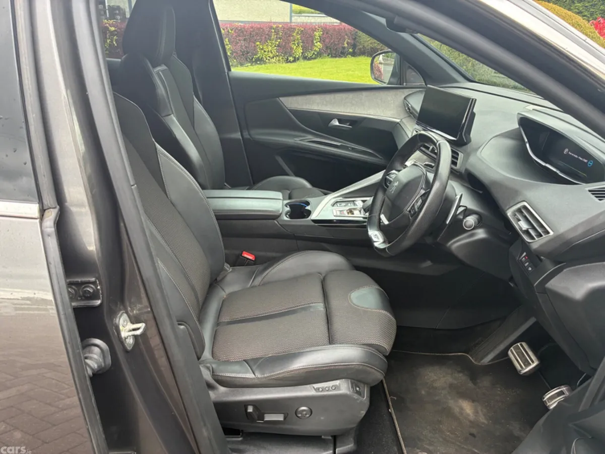 Peugeot 3008 Hatchback, Petrol Plug-in Hybrid, 2022, Grey