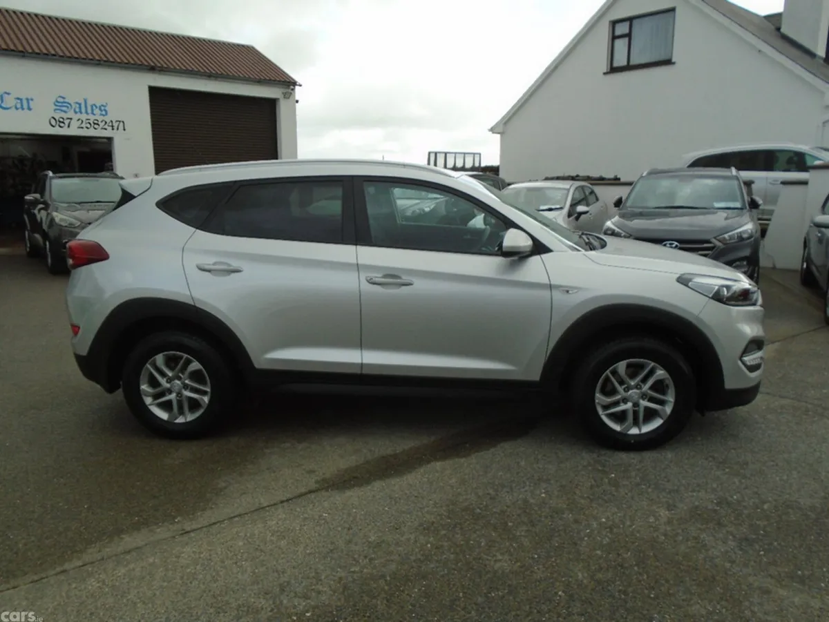 Hyundai Tucson MPV, Petrol, 2018, Silver