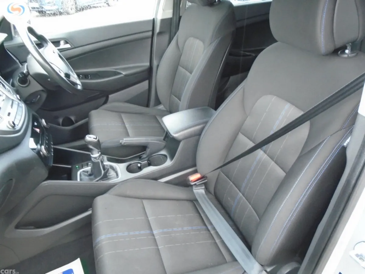 Hyundai Tucson MPV, Petrol, 2018, Silver