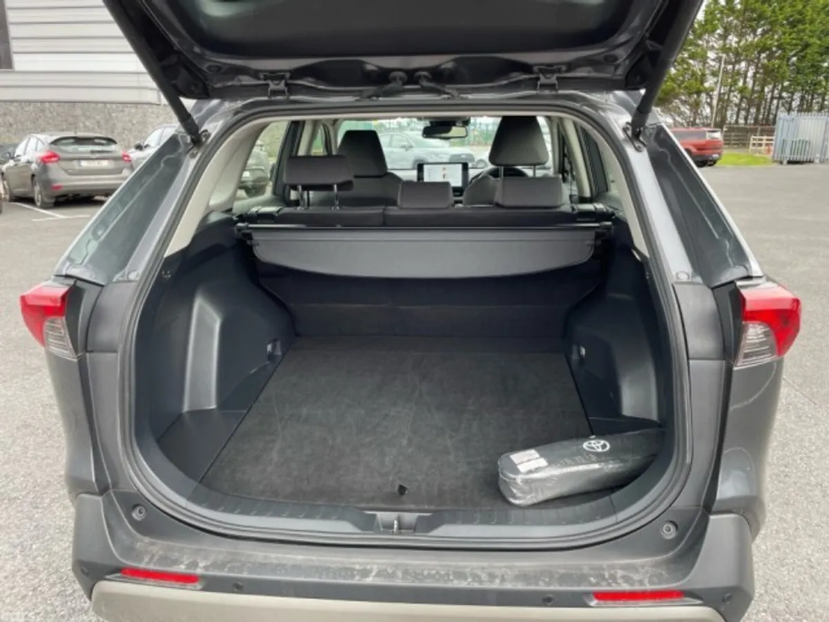 Toyota RAV4 SUV, Petrol Hybrid, 2024, Grey