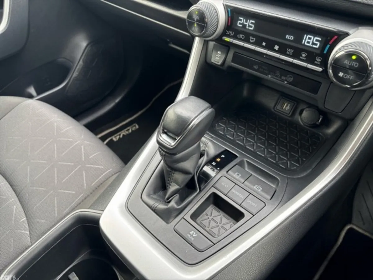 Toyota RAV4 SUV, Petrol Hybrid, 2024, Silver