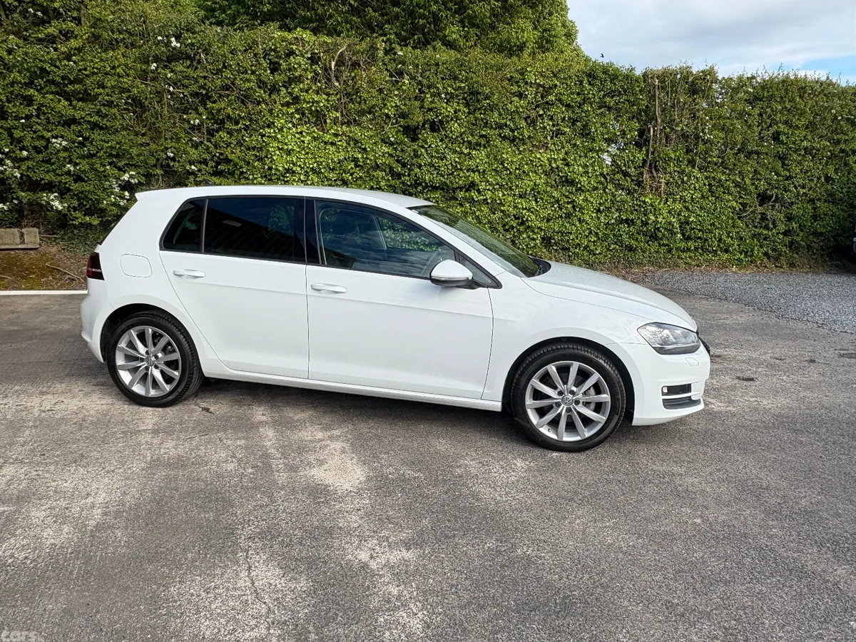 Volkswagen Golf Hatchback, Petrol, 2017, White