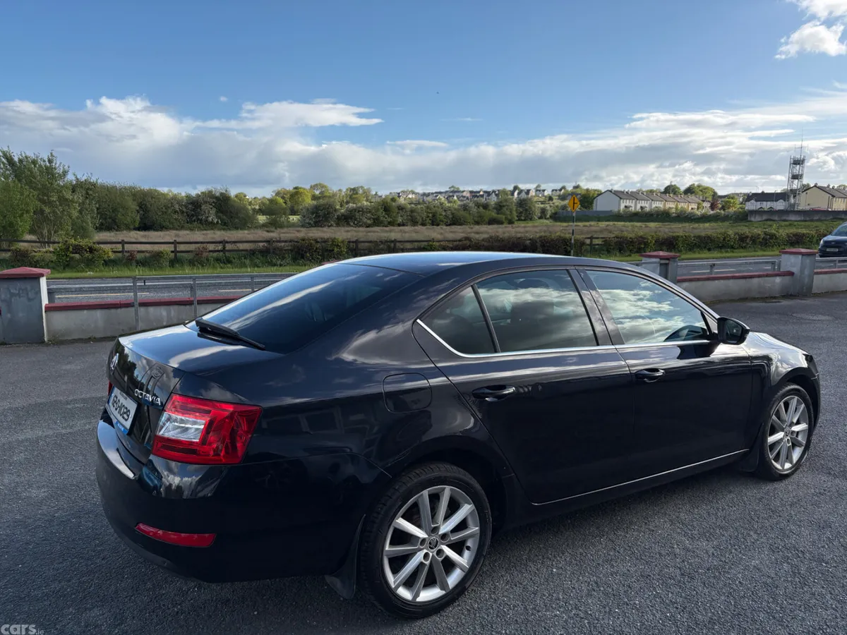 Skoda Octavia Saloon, Diesel, 2016, Black
