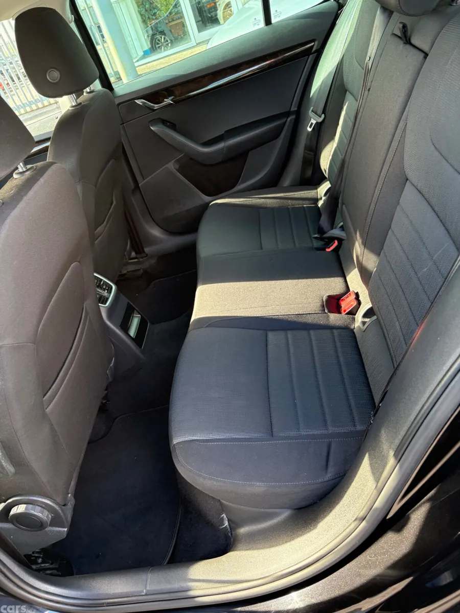 Skoda Octavia Saloon, Diesel, 2016, Black