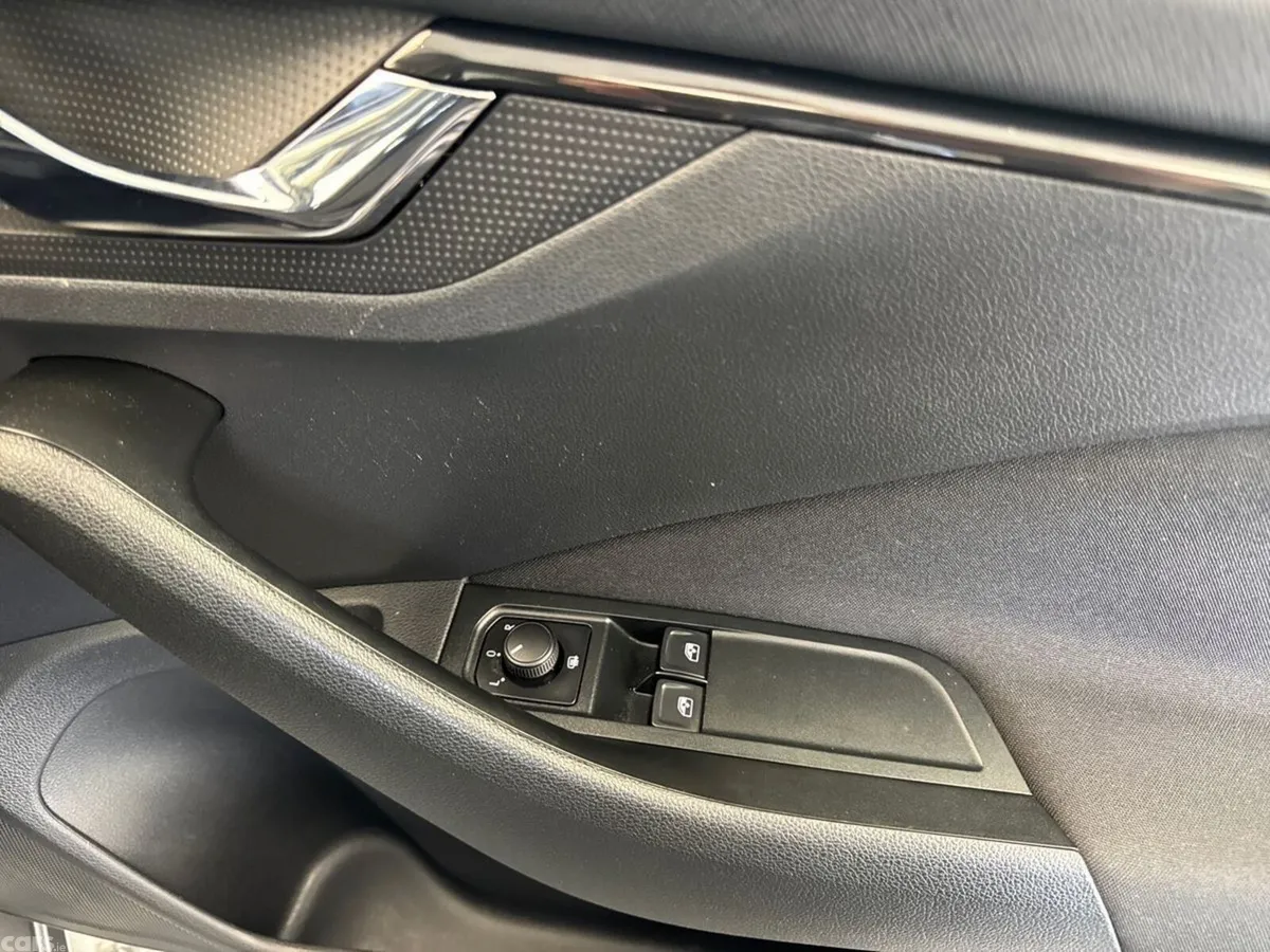 Skoda Kamiq Hatchback, Petrol, 2022, Grey