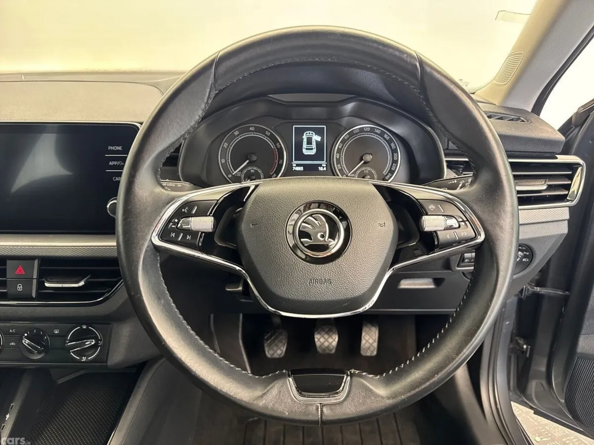 Skoda Kamiq Hatchback, Petrol, 2022, Grey