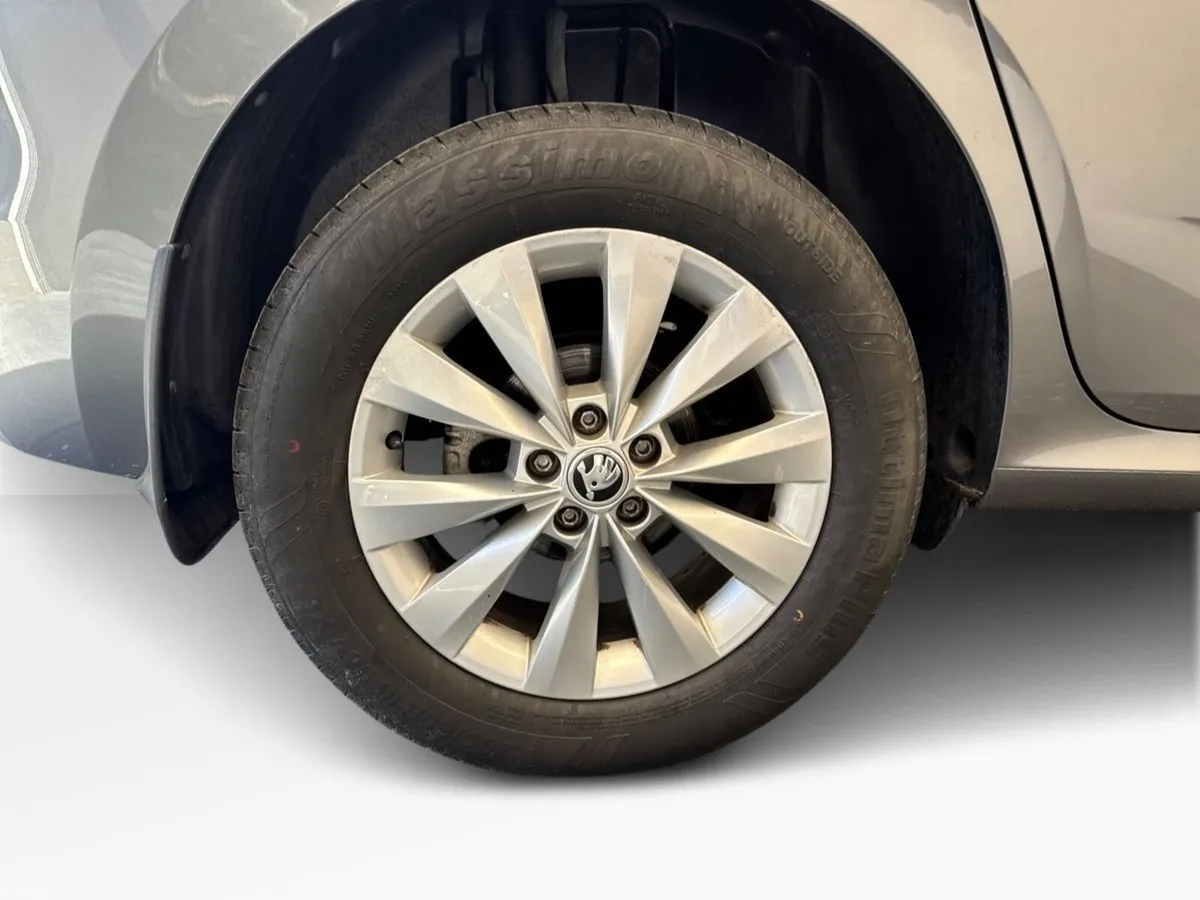 Skoda Kamiq Hatchback, Petrol, 2022, Grey