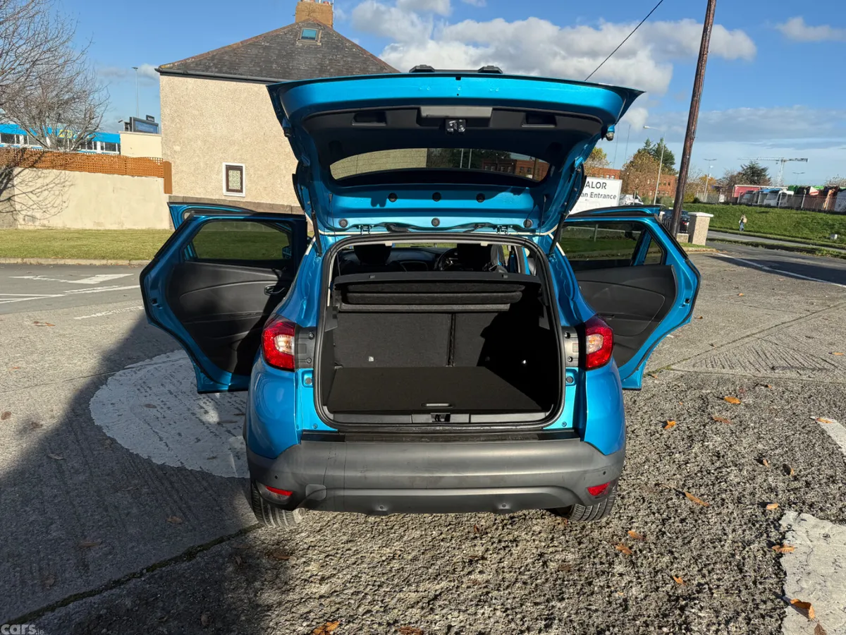 Renault Captur Hatchback, Petrol, 2015, Blue