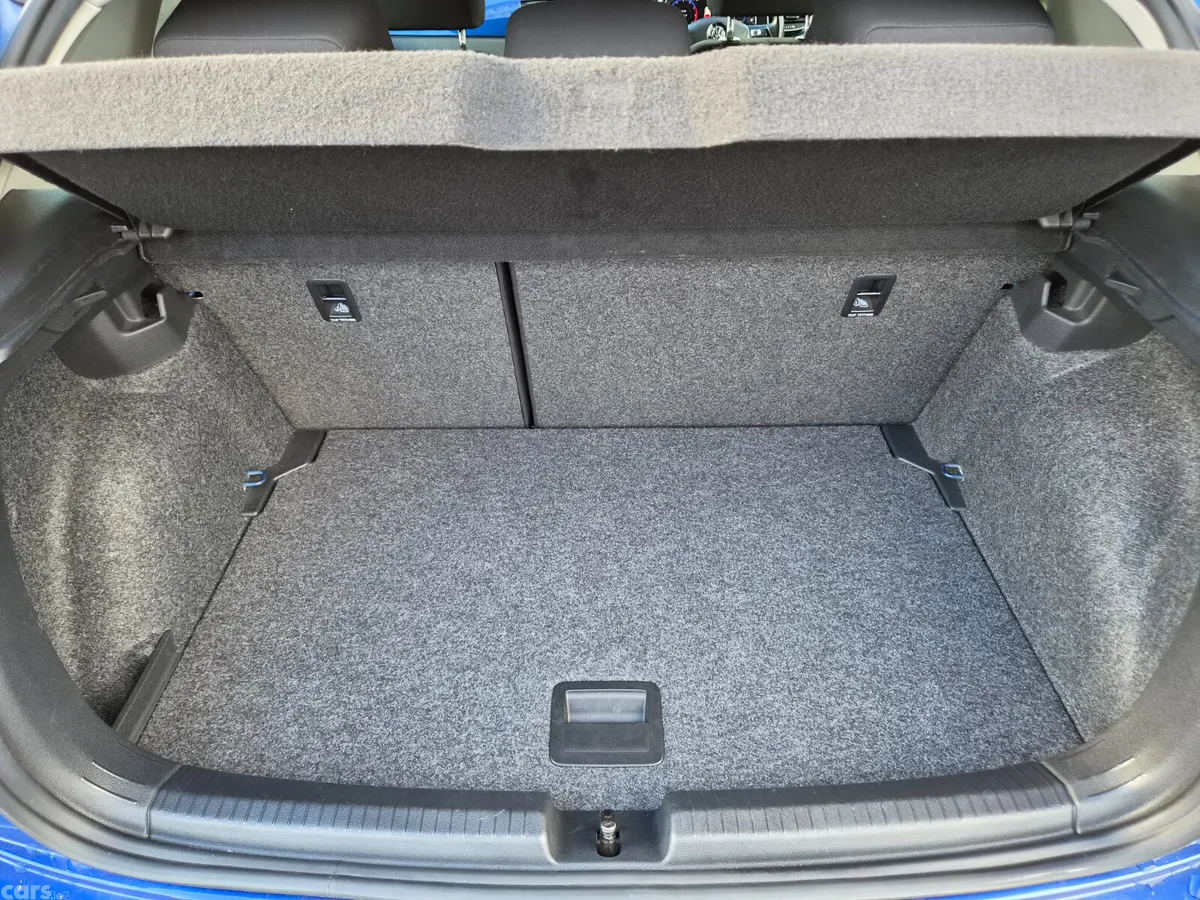 Volkswagen Polo Hatchback, Petrol, 2019, Blue