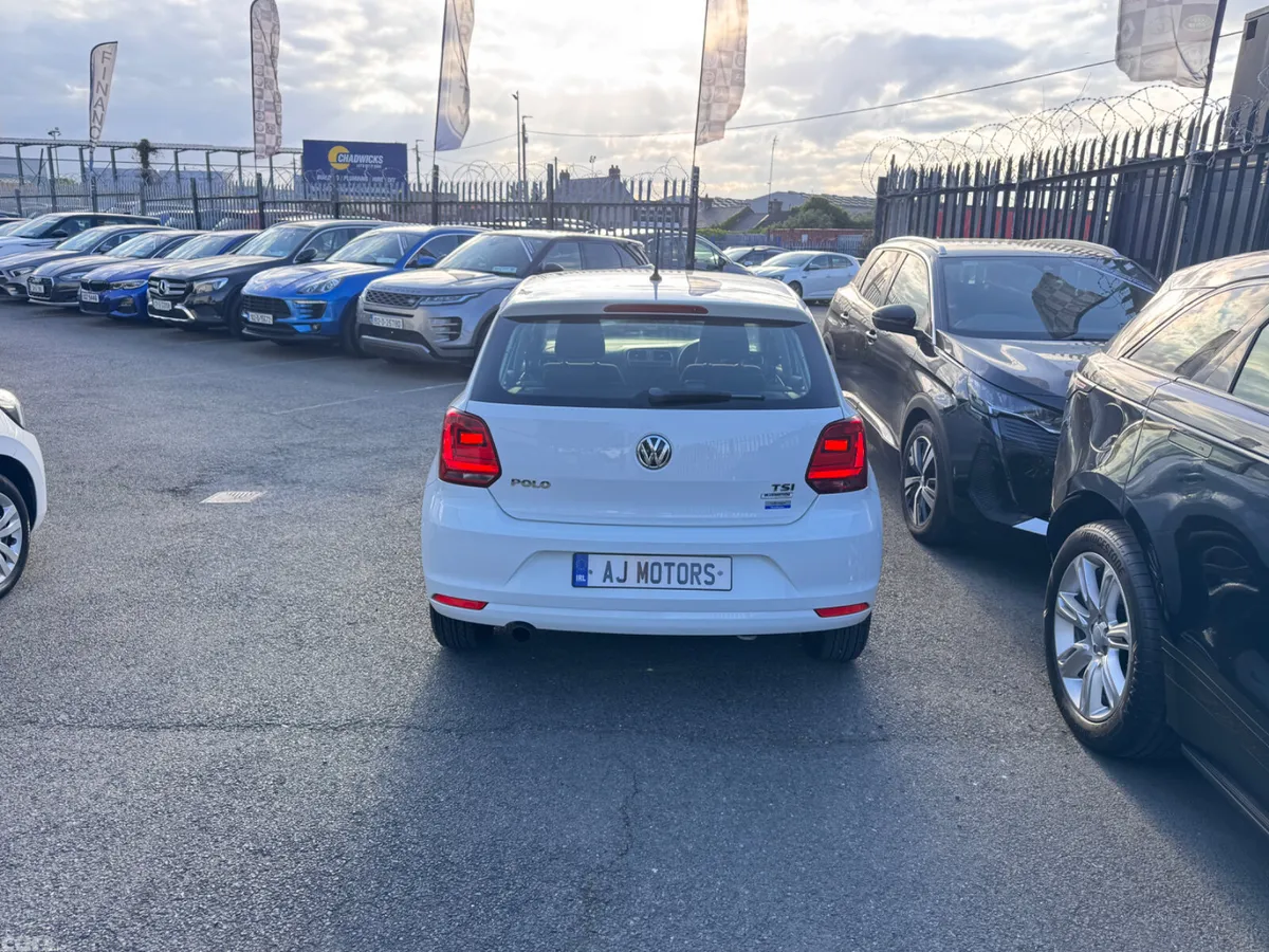 Volkswagen Polo Hatchback, Petrol, 2015, White