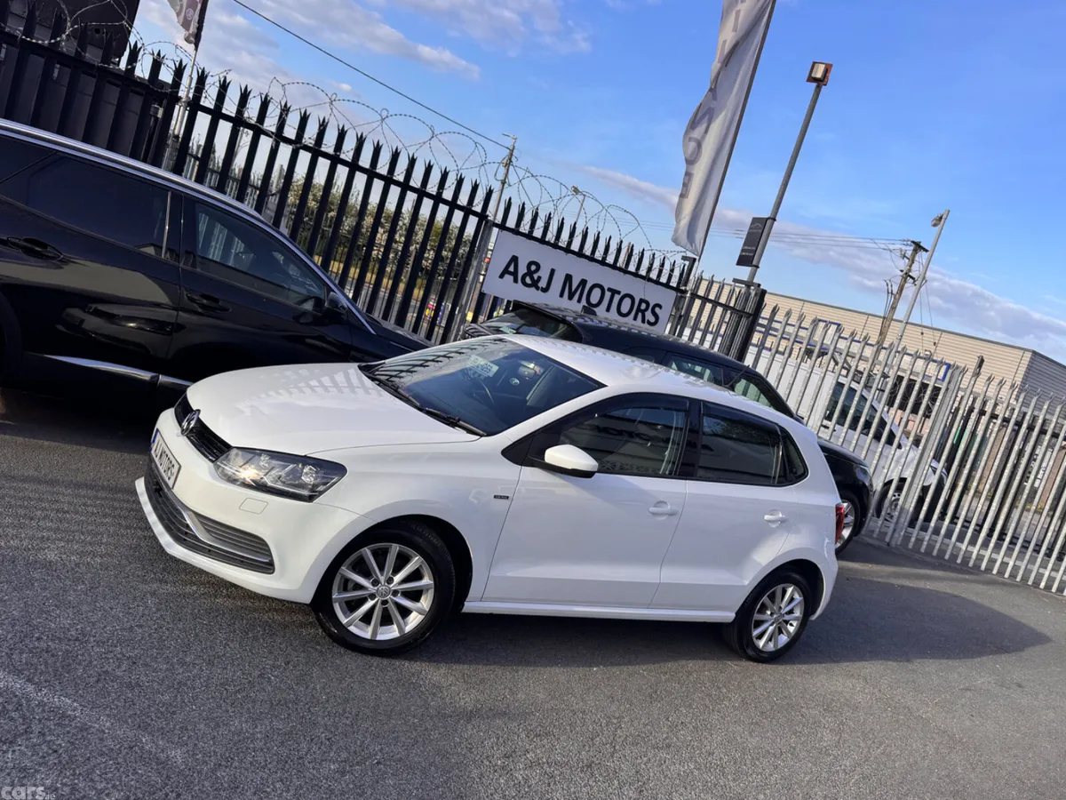 Volkswagen Polo Hatchback, Petrol, 2015, White