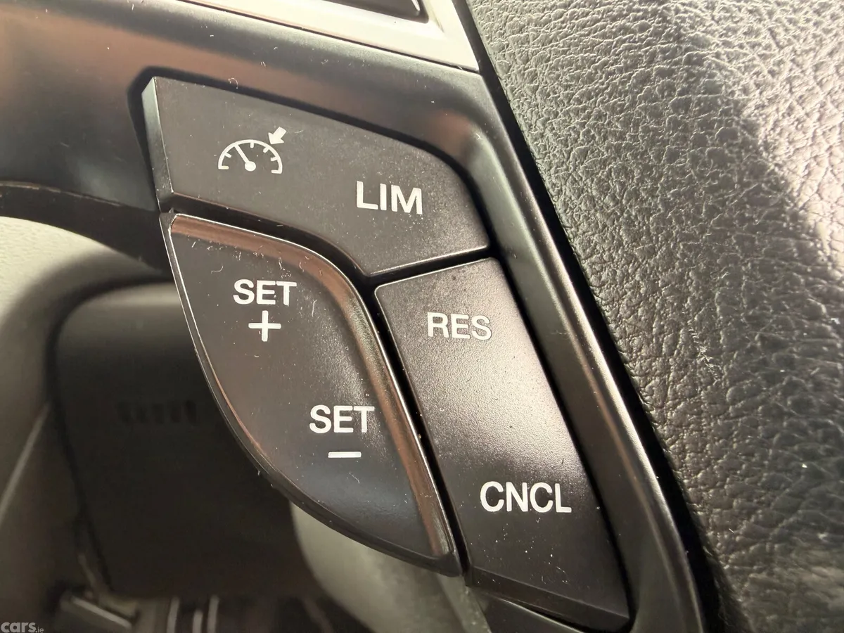Ford Mondeo Hatchback, Diesel, 2017, Black
