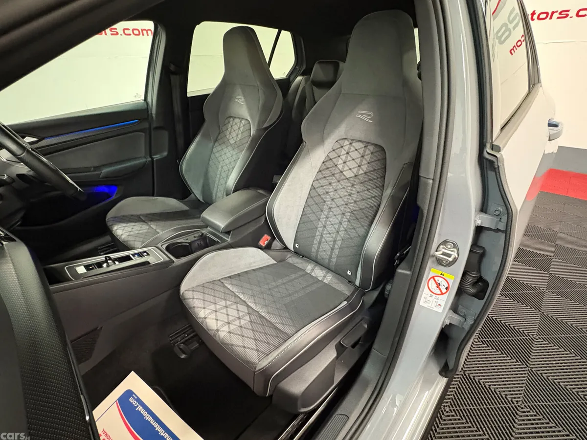 Volkswagen Golf Hatchback, Diesel, 2022, Grey
