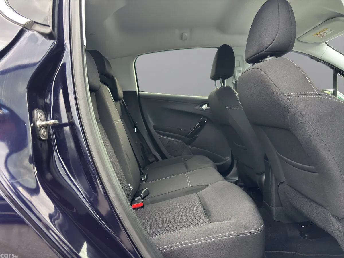 Peugeot 208 Hatchback, Petrol, 2018, Blue