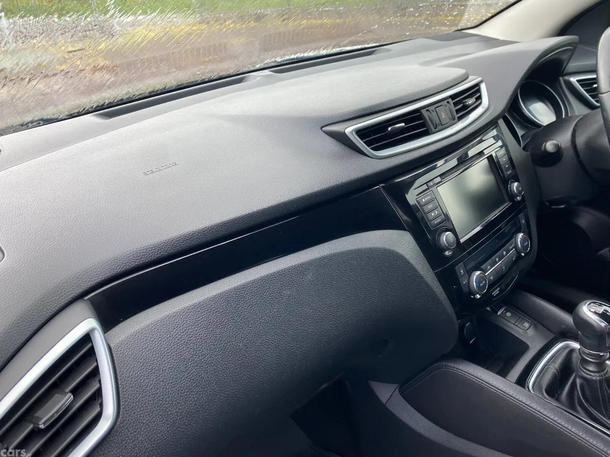 Nissan Qashqai MPV, Diesel, 2019, Black