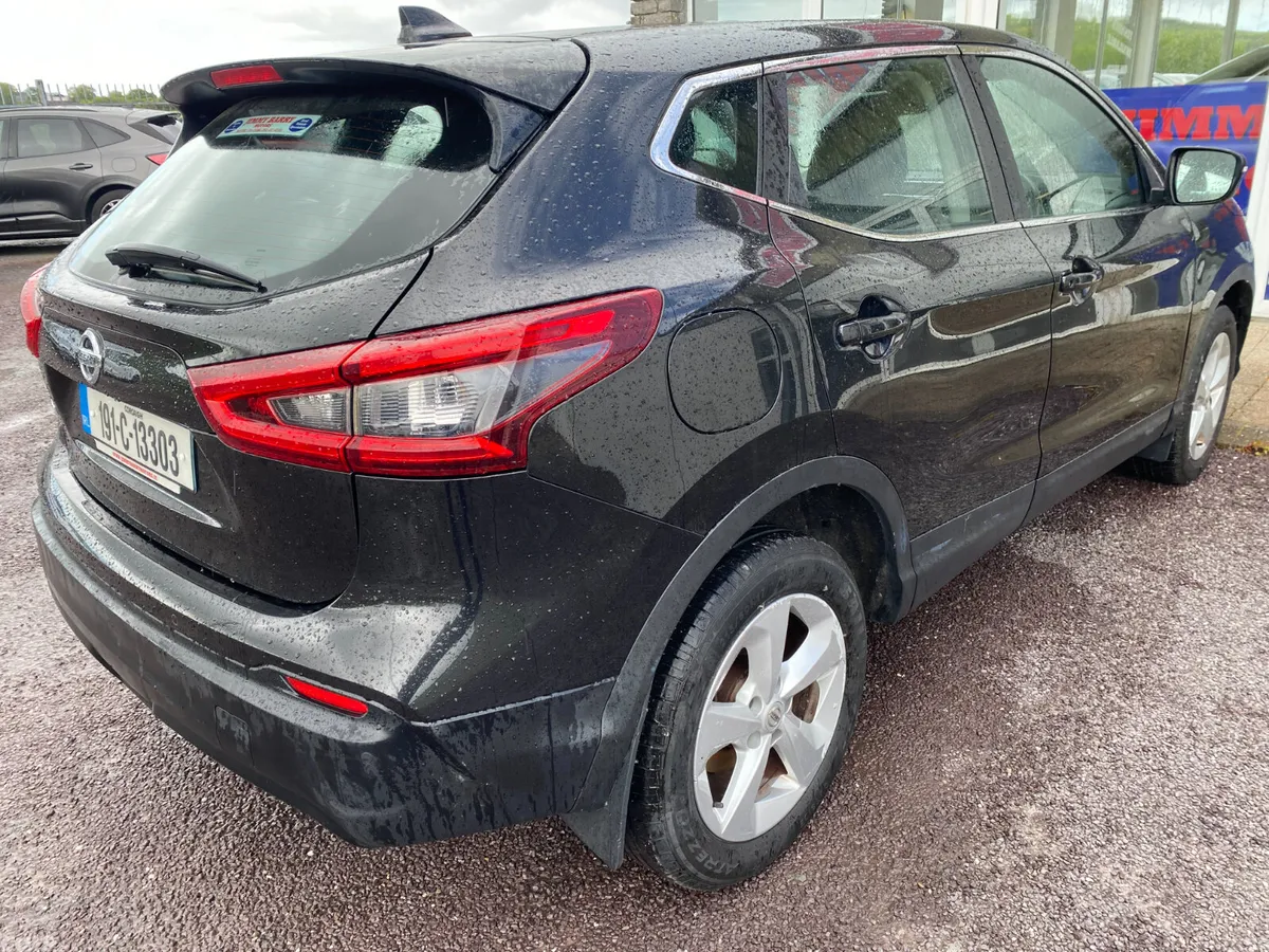 Nissan Qashqai MPV, Diesel, 2019, Black