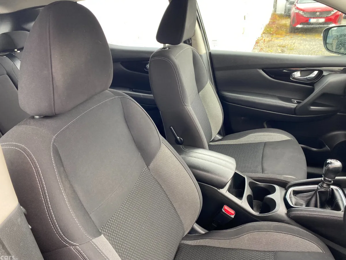 Nissan Qashqai MPV, Diesel, 2019, Black