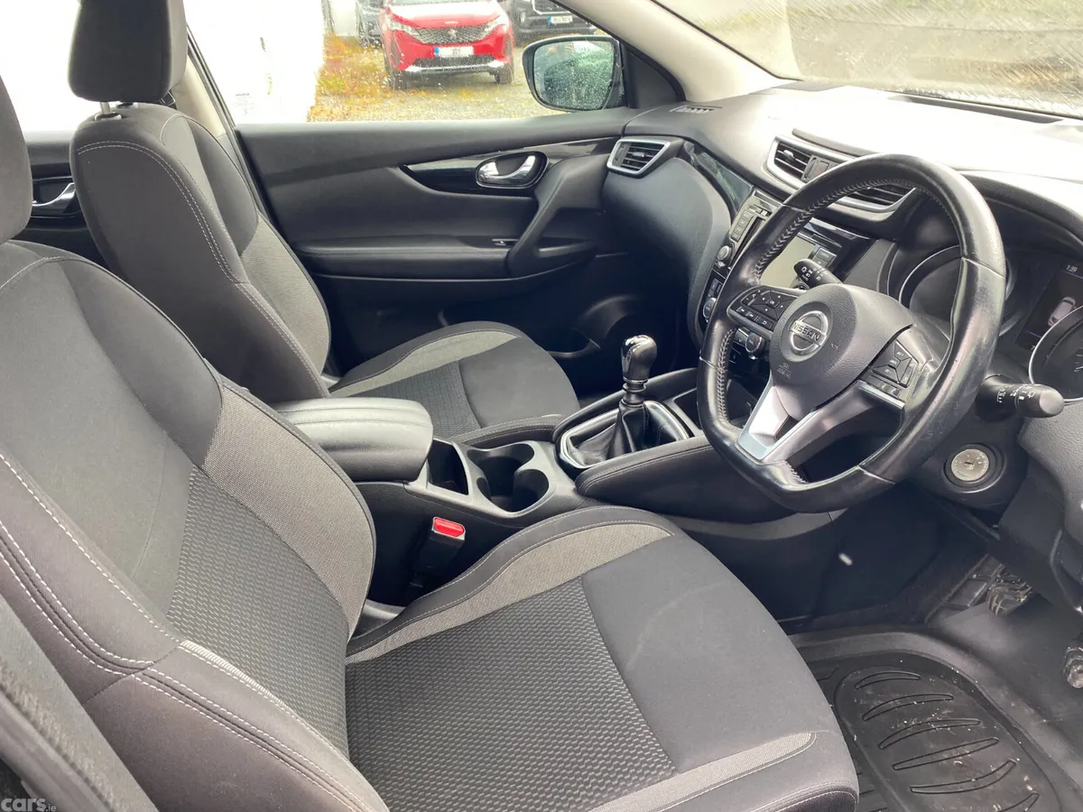 Nissan Qashqai MPV, Diesel, 2019, Black