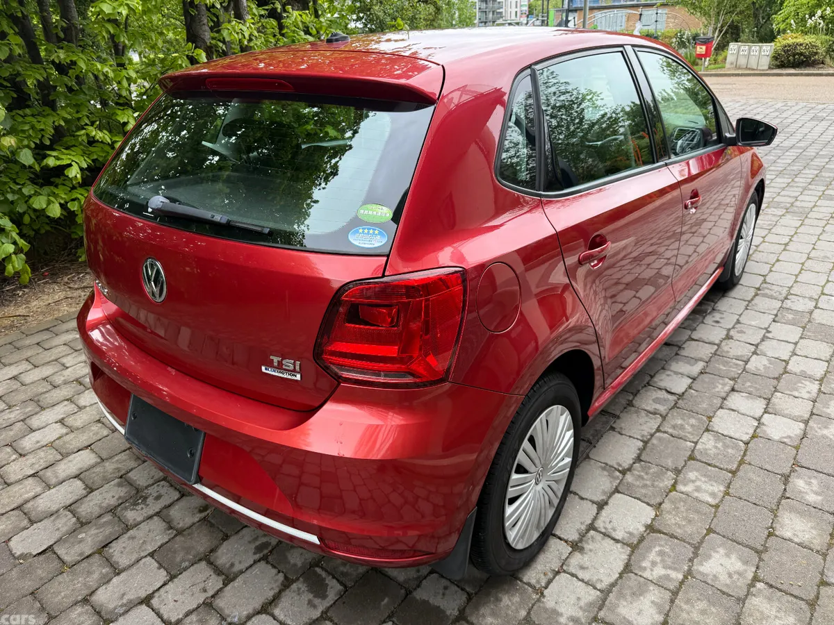Volkswagen Polo Hatchback, Petrol, 2015, Red