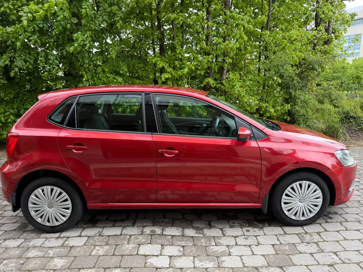 Volkswagen Polo Hatchback, Petrol, 2015, Red