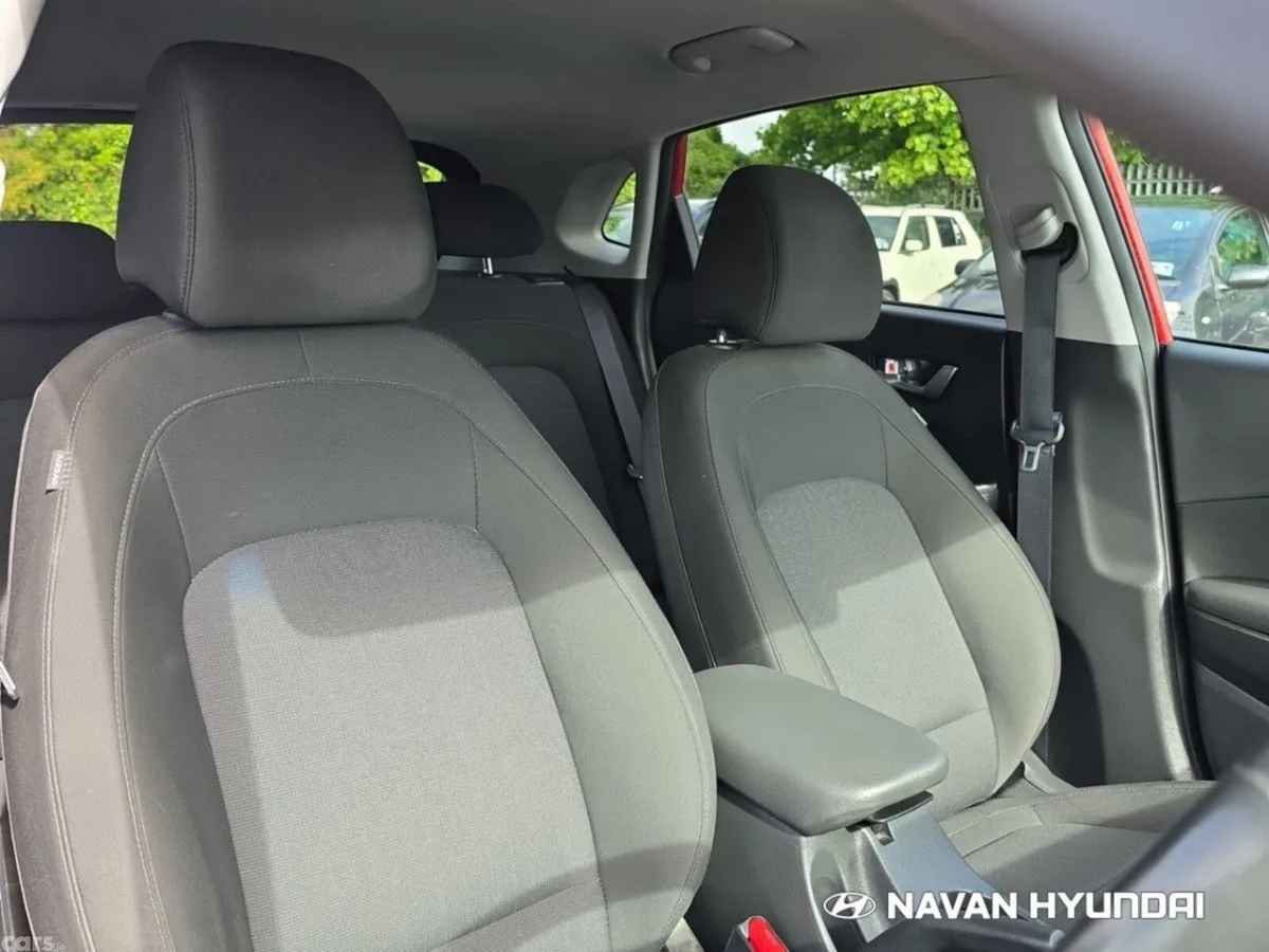 Hyundai KONA MPV, Petrol, 2021, Red