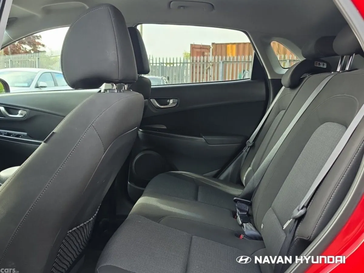 Hyundai KONA MPV, Petrol, 2021, Red
