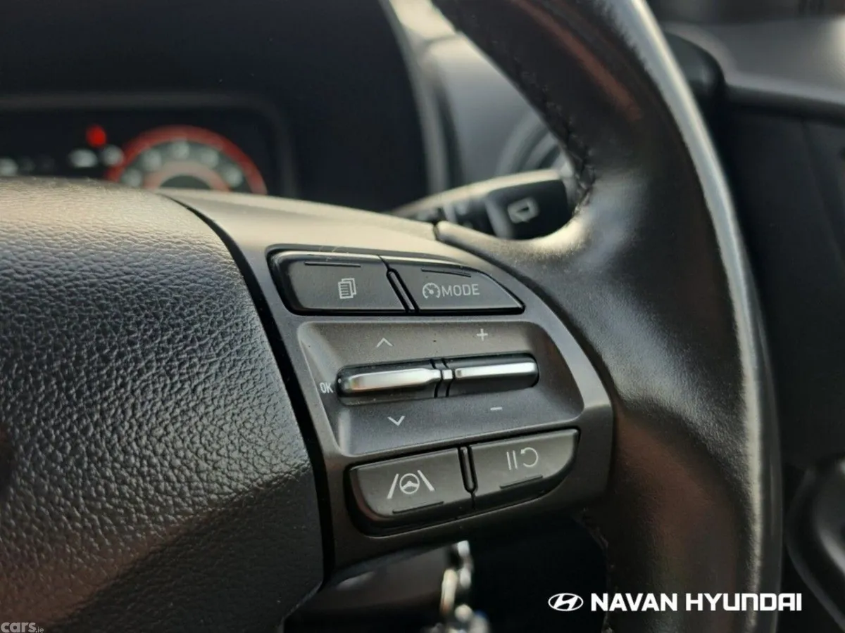 Hyundai KONA MPV, Petrol, 2021, Red