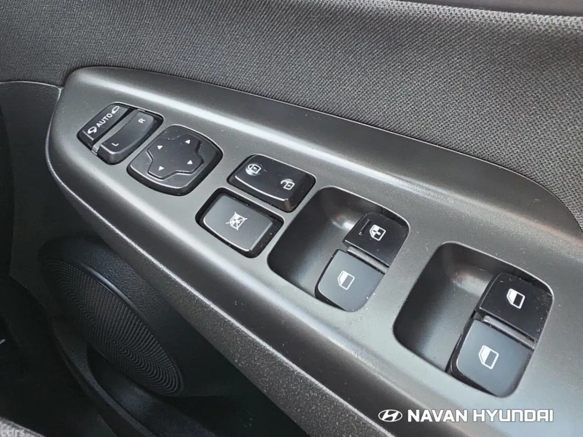 Hyundai KONA MPV, Petrol, 2021, Red
