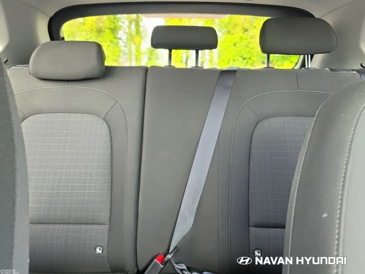 Hyundai KONA MPV, Petrol, 2021, Red