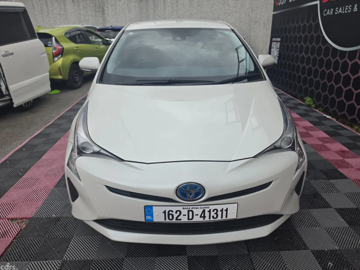 Toyota Prius Hatchback, Petrol Hybrid, 2016, White