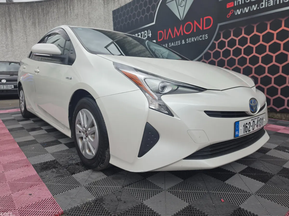 Toyota Prius Hatchback, Petrol Hybrid, 2016, White