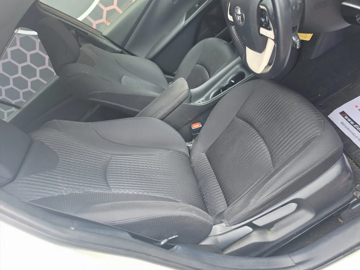 Toyota Prius Hatchback, Petrol Hybrid, 2016, White
