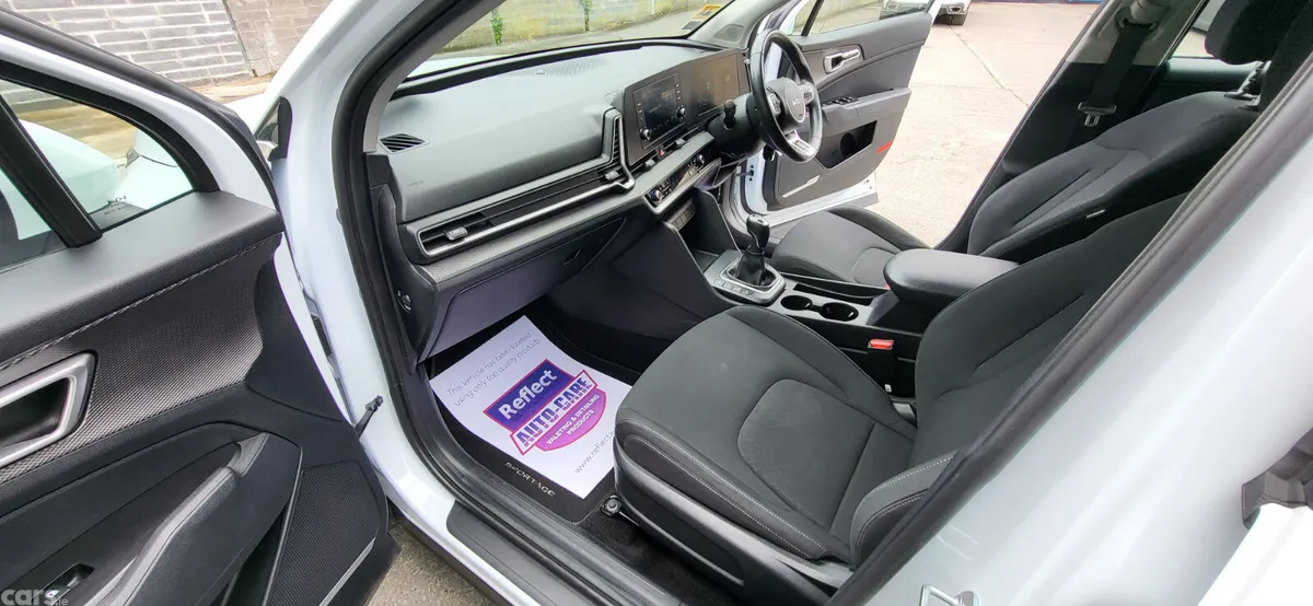 Kia Sportage SUV, Diesel Hybrid, 2023, White