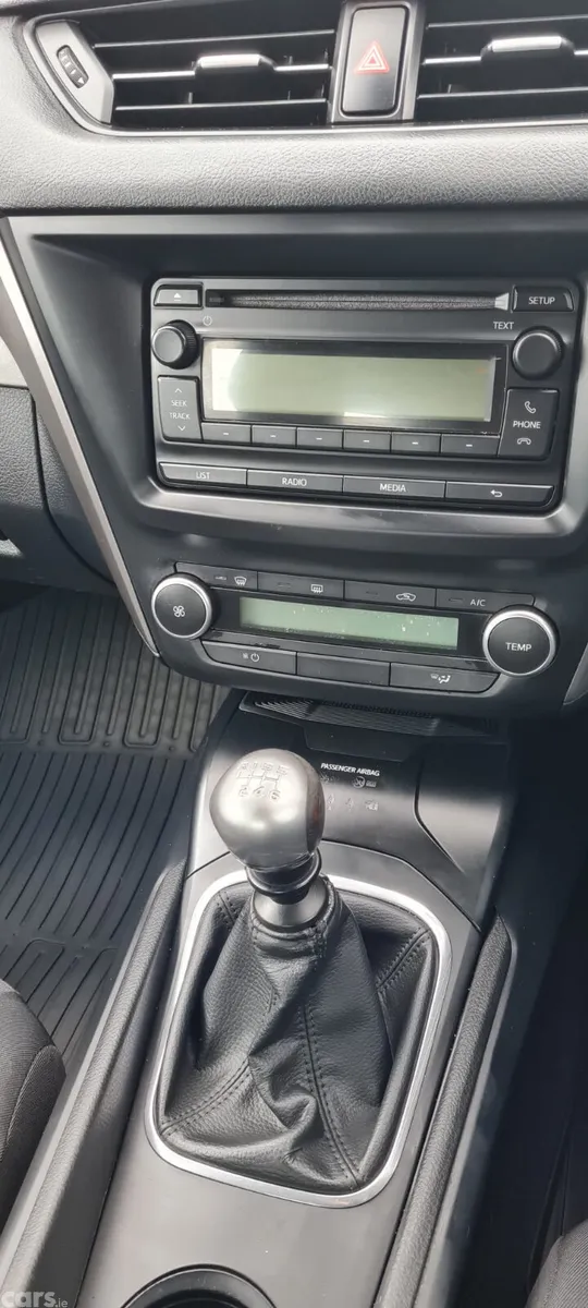 Toyota Avensis Saloon, Diesel, 2015, Bronze