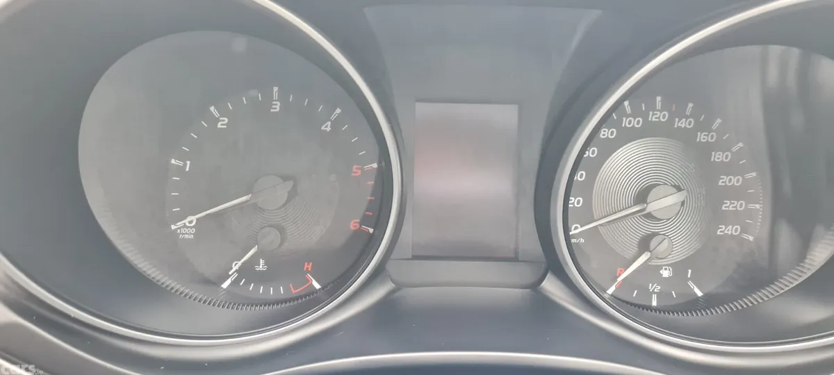 Toyota Avensis Saloon, Diesel, 2015, Bronze