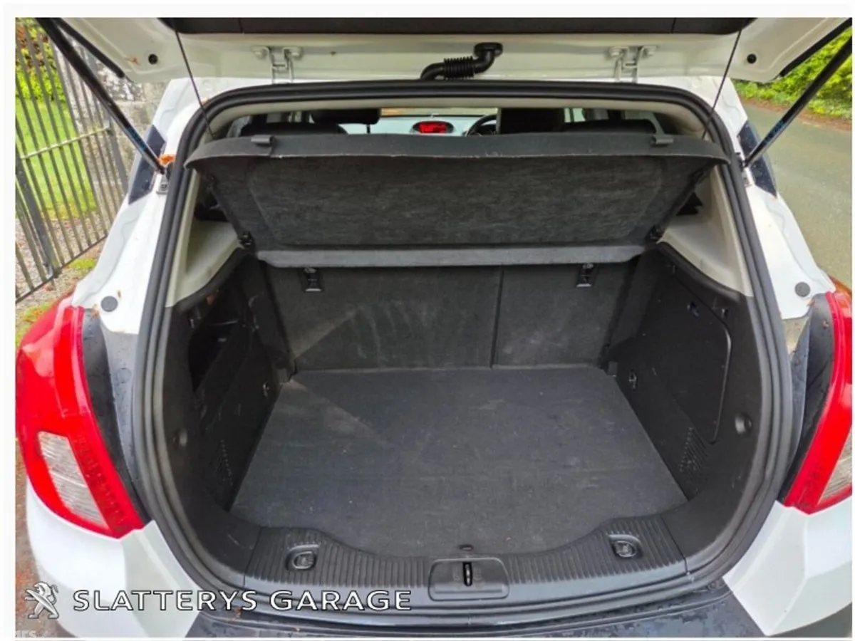 Vauxhall Mokka Hatchback, Diesel, 2015, White