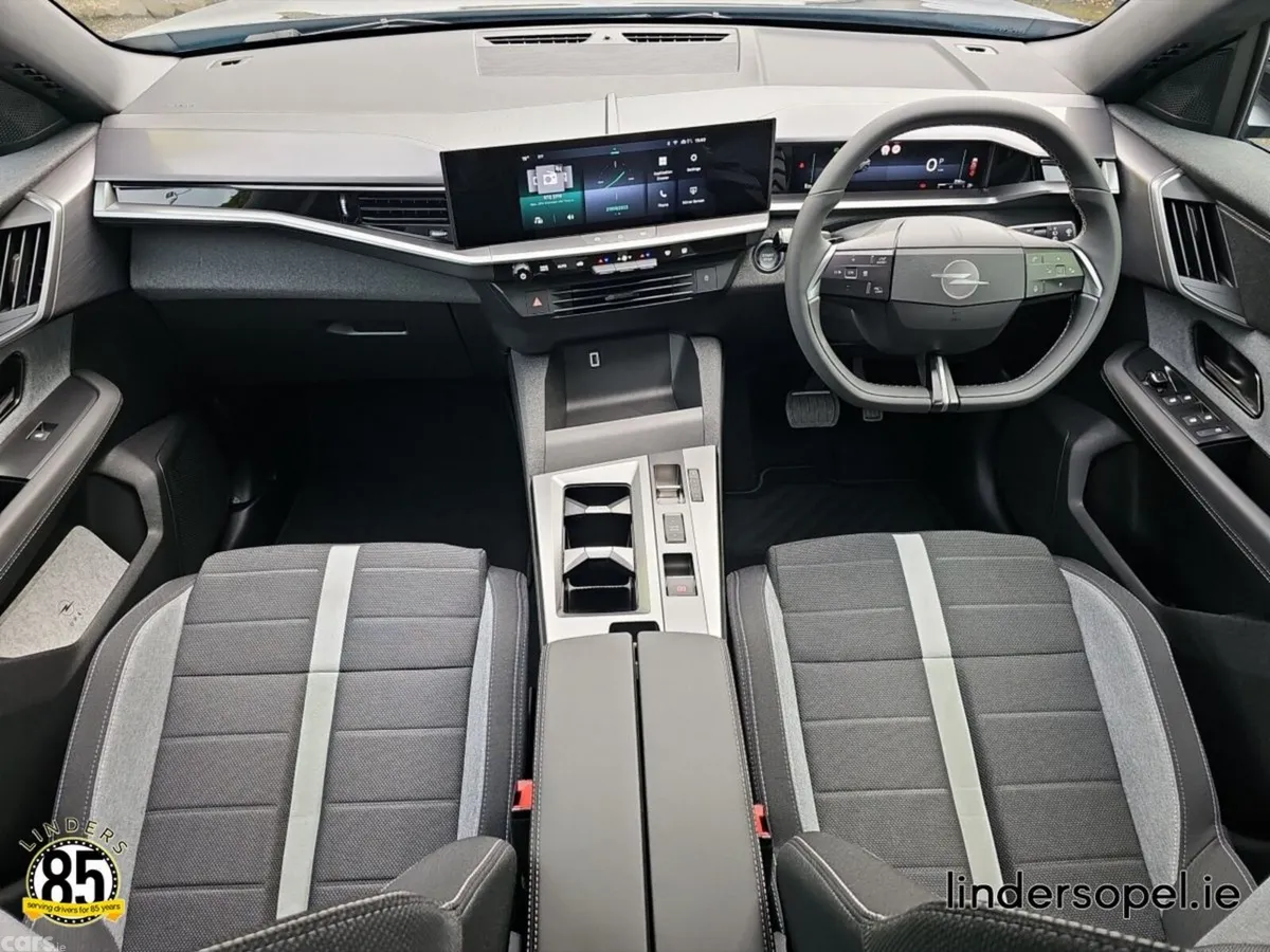 Opel Grandland SUV, Electric, 2027, Blue